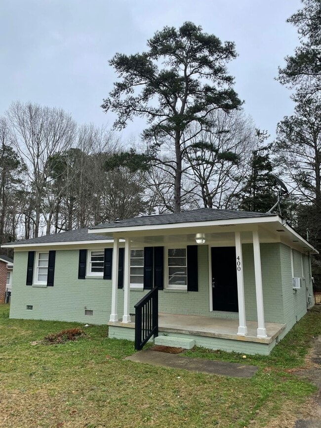 Building Photo - Cute and Newly Renovated Brick One Level Home in Auburn