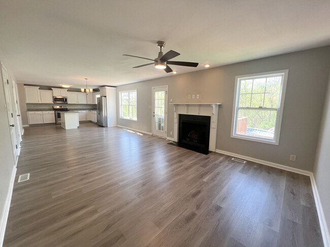 Building Photo - Beautiful 3-Bedroom Home with Bonus Room, ...