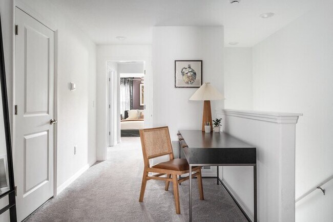 Building Photo - 2 MONTHS FREE!! Apply Now! 2BED 2.5BATH