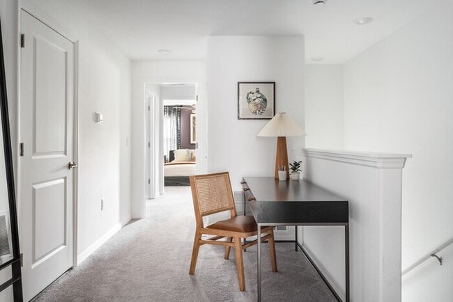 Building Photo - COMING SOON! APPLY NOW! 2BED 2.5BATH