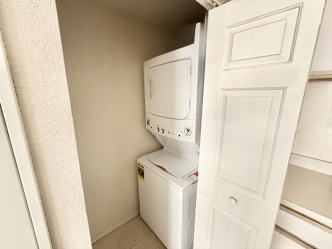 Building Photo - 2674 Robert Trent Jones Dr