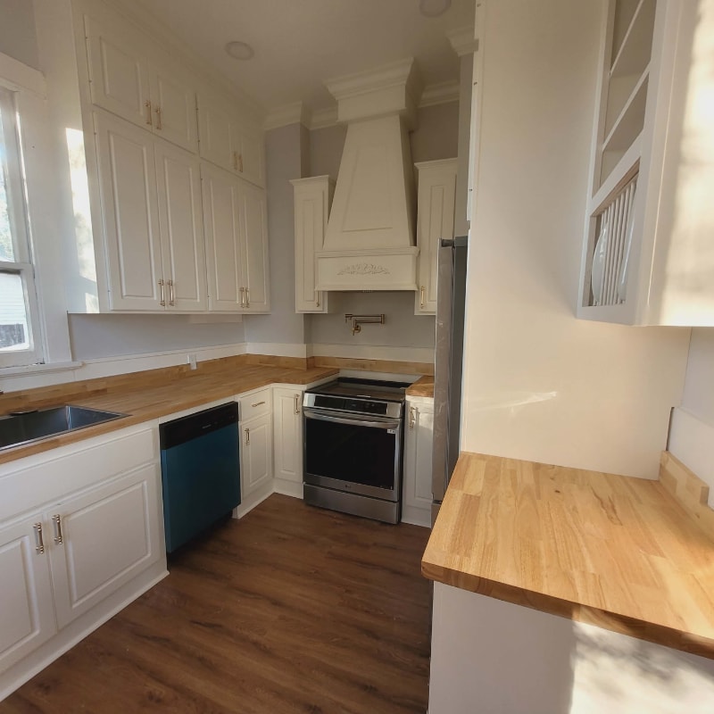 Building Photo - 343 Adelle St