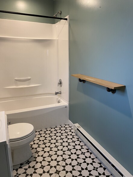 Bathroom - 39 E Main St