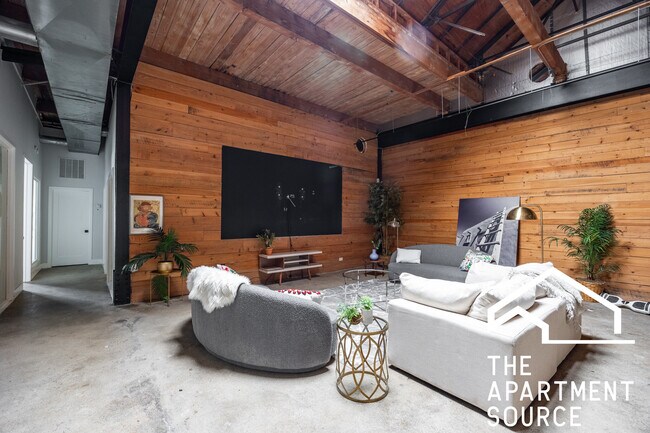 Building Photo - 3134 W Carroll Ave