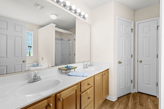 Building Photo - 4 Bed / 2 Bath Single Family Home for Rent in Arrowhead