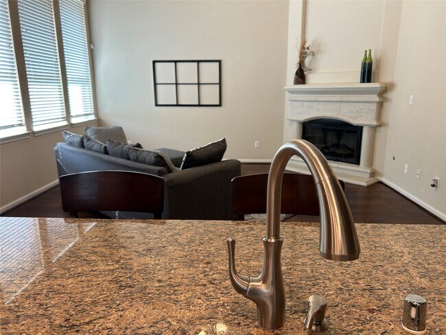 Building Photo - 6819 Hunters Trace Ln