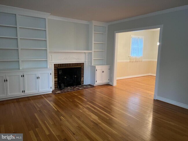 Building Photo - 6830 Pacific Ln