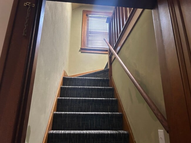 Building Photo - Charming 4BR House in Steubenville