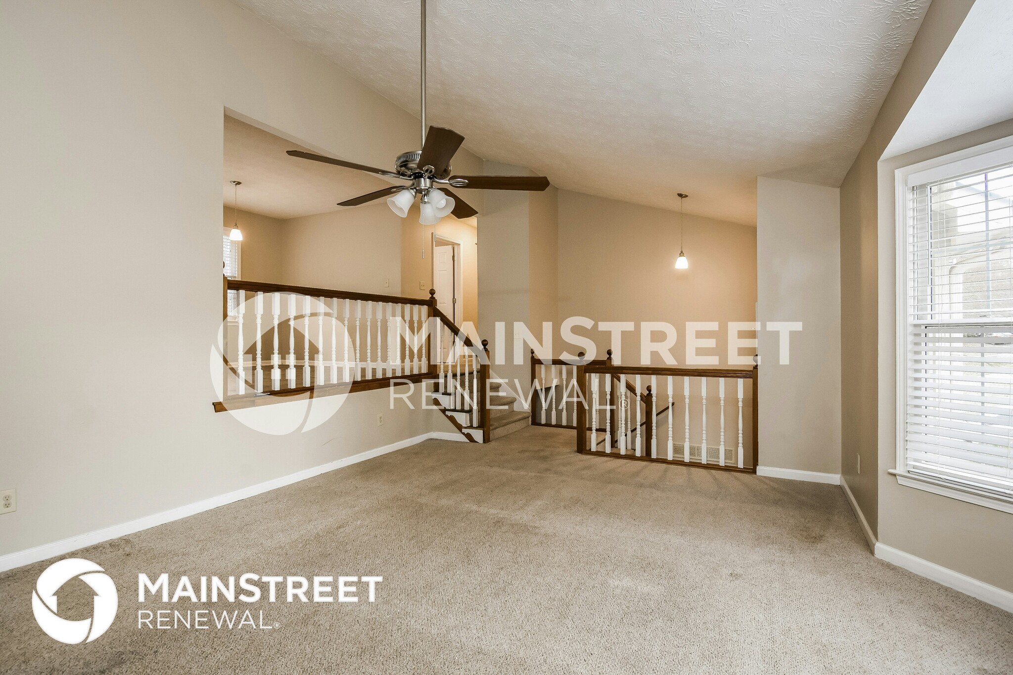 Building Photo - 475 Robin Hood Dr