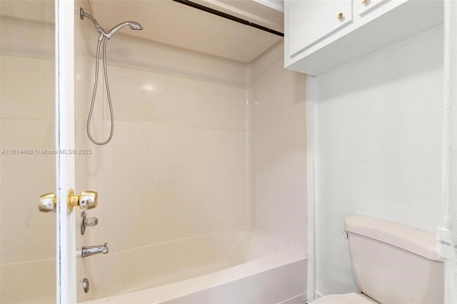 Building Photo - 15007 Coconut Ct