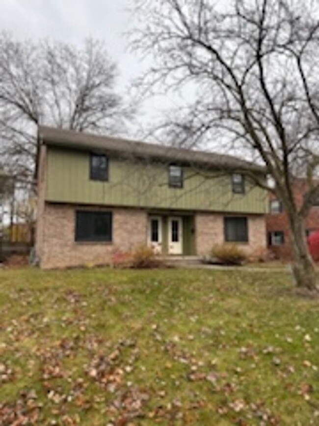 Building Photo - 3916 Clareridge Dr