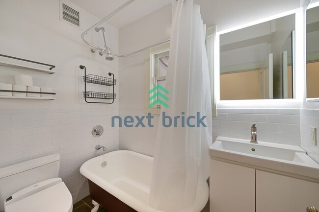 Building Photo - Rare Find-Heritage Historic Lake View Luxury Condo opportunity!