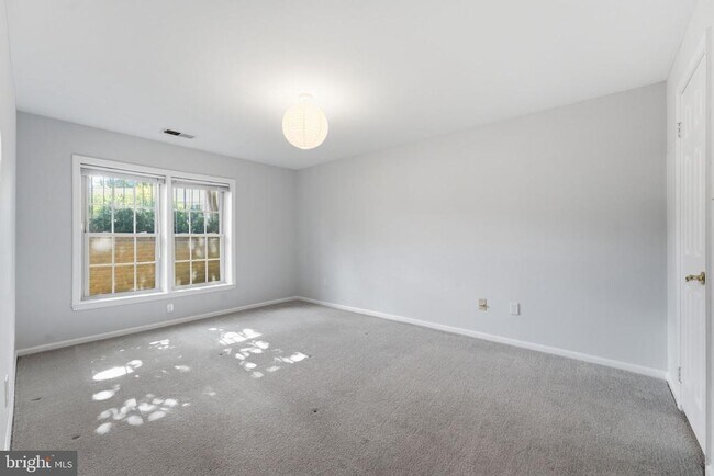 Building Photo - 5705 Brewer House Cir