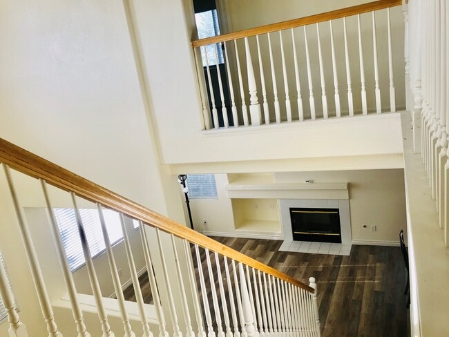 Building Photo - 32986 Terrace Dr
