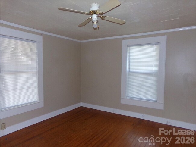 Building Photo - 729 Spruce St