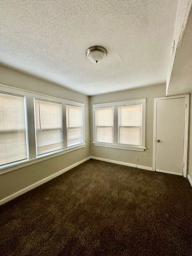 Building Photo - 2617 Benton Blvd