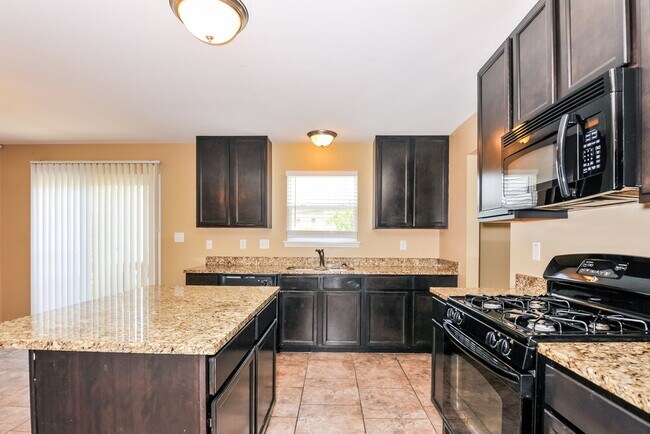 Building Photo - 245 Spring Borough Dr