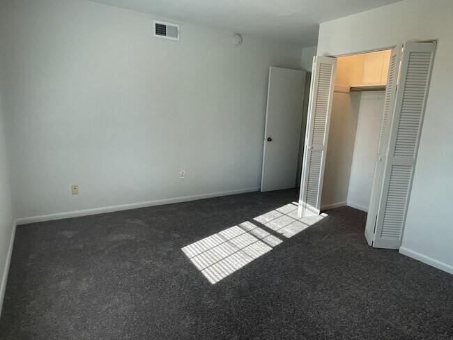 Building Photo - 6491 Carefree Ln
