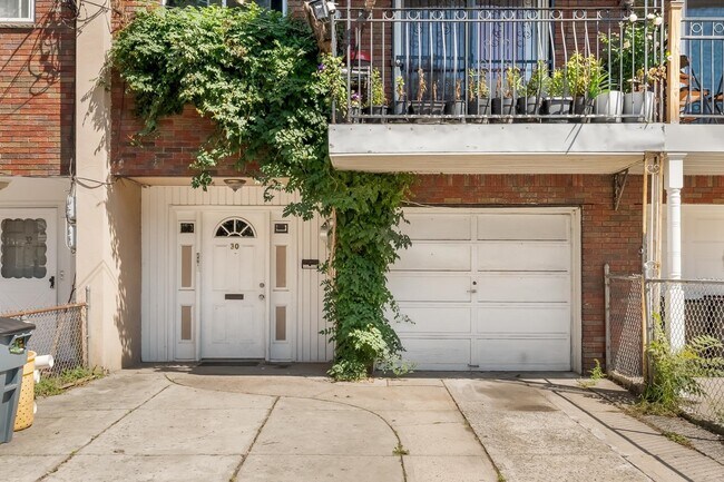 Building Photo - 30 Skyline Dr