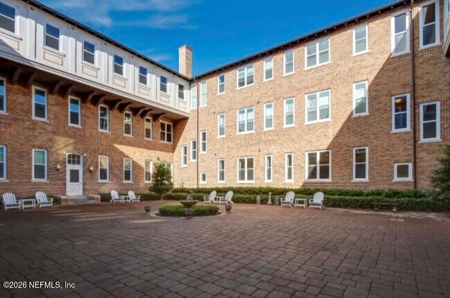 Building Photo - 2525 College St
