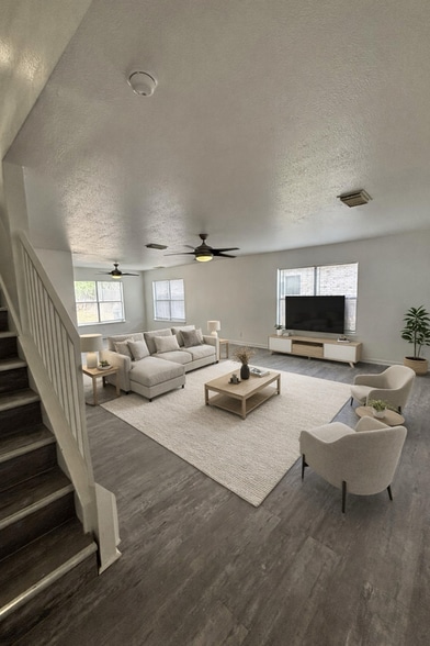 Building Photo - 8151 Cantura Mills