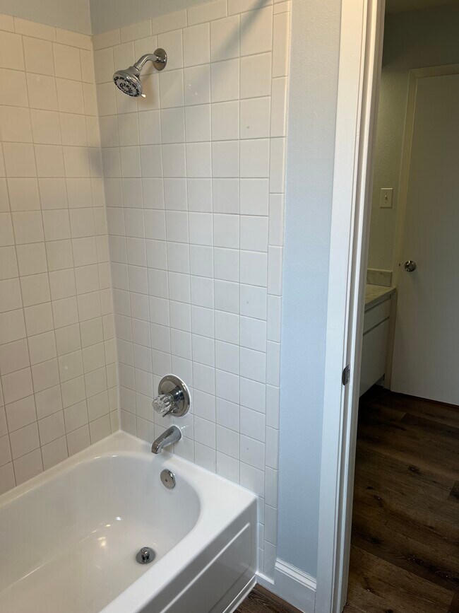 Building Photo - 8834 Sandcastle Ct