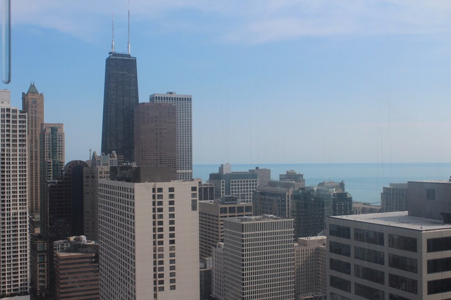 Building Photo - 405 N Wabash Ave