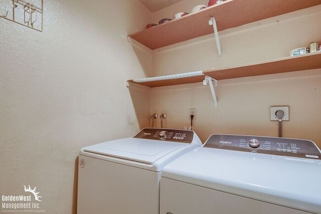 Building Photo - Cozy 2Bdm 1Ba Condo Located In Serra Mesa ...