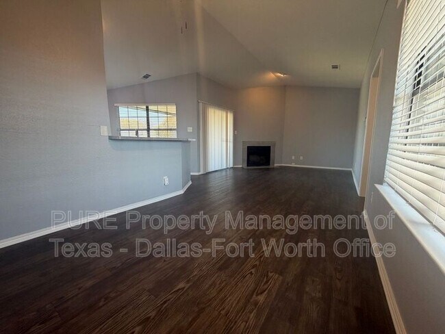 Building Photo - 806/203 Castleglen Drive