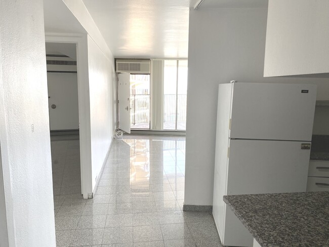 Building Photo - 300 N State St