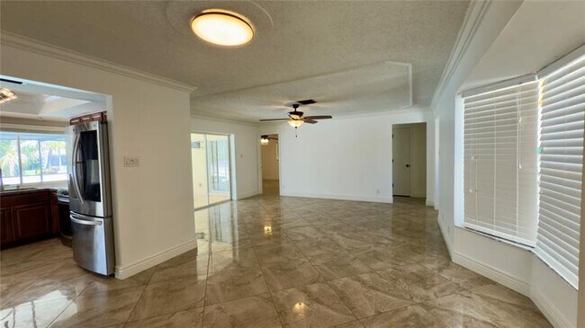Building Photo - 6957 NW 9th Ct