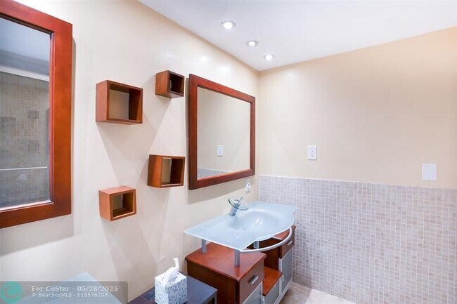 Building Photo - 2681 S Course Dr