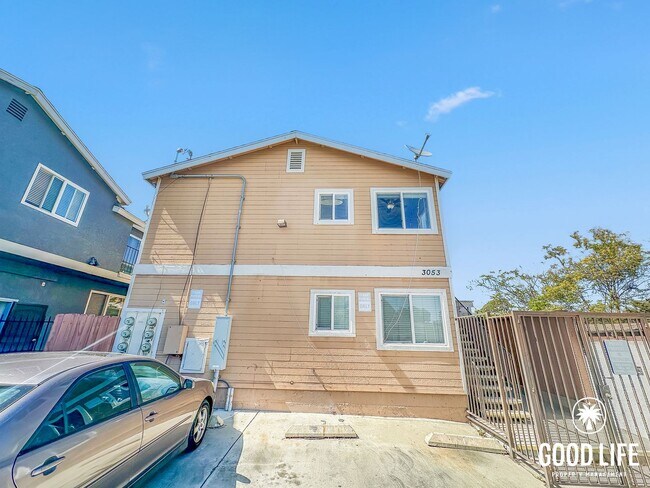 Building Photo - Inviting 1BD/1BA Upper-Level Condo in Golden Hill with Laundry On-Site & Reserved Parking