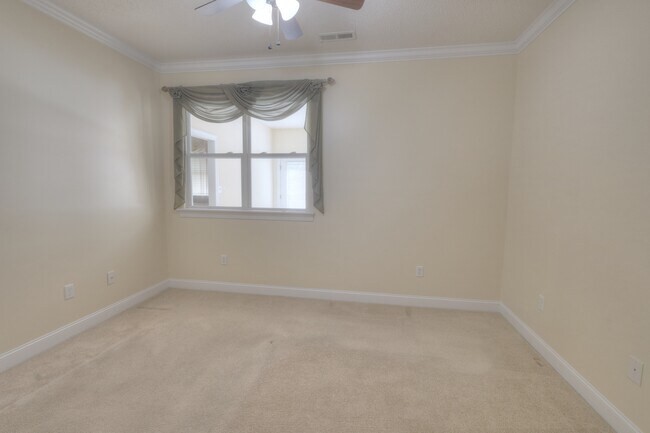 Building Photo - 6260 Alyssum Pl