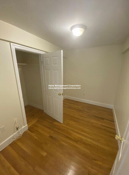 Building Photo - 14 Centre St