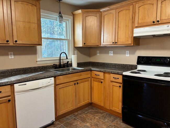 Building Photo - 897 Colonel Ledyard Hwy