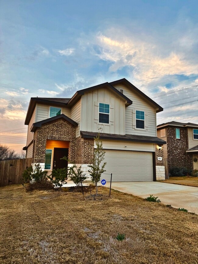 Building Photo - 3011 Lindenwood Run