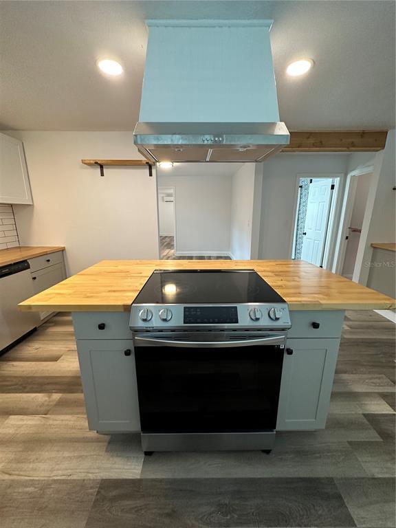 Building Photo - 4713 Thorpe Ave