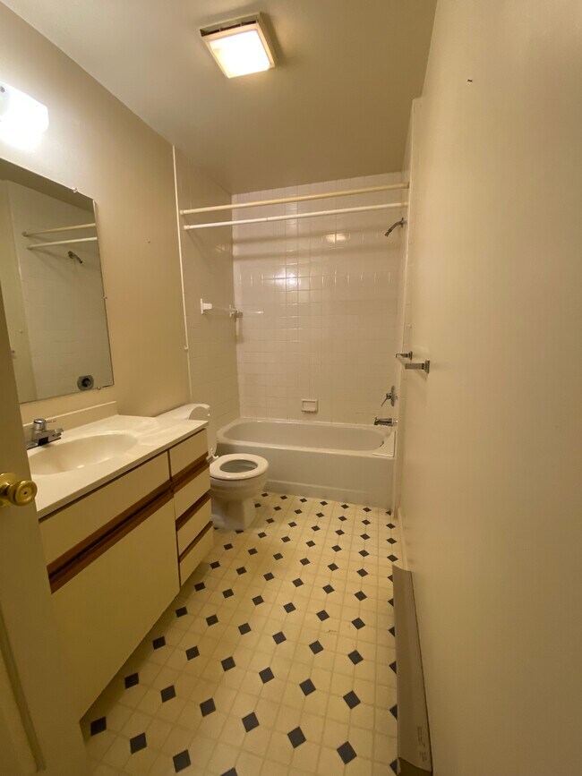 bathroom 2 - 104 E Poplar St