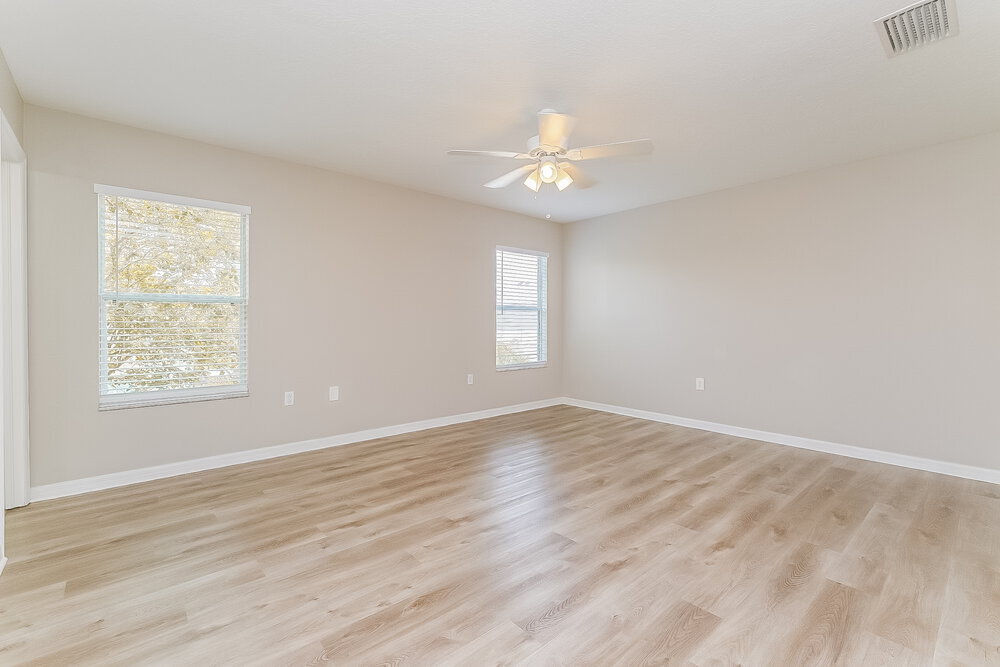 Building Photo - 9121 Lantern Oak Way