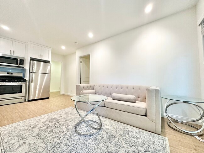 Building Photo - 3960 Inglewood Blvd