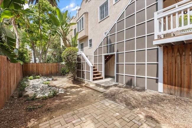 Building Photo - Emmet Terrace Triplex