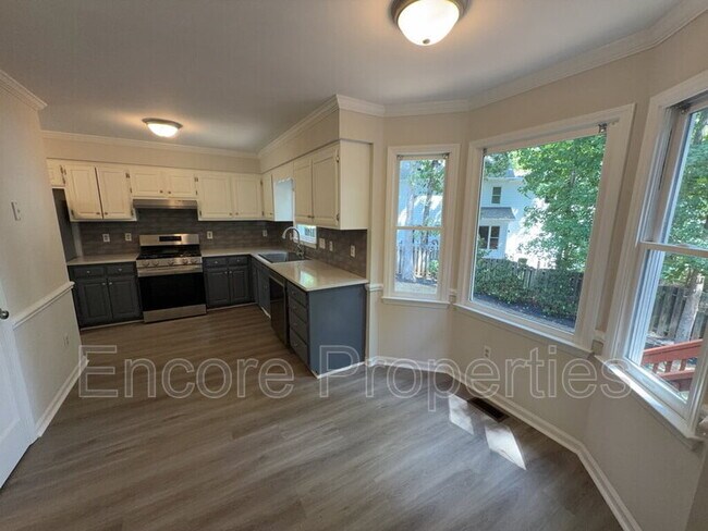 Building Photo - 203 Wood Hollow Dr