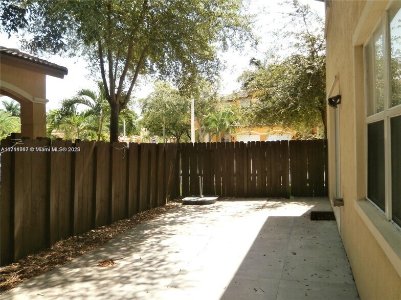 Building Photo - 11359 NW 83rd Way