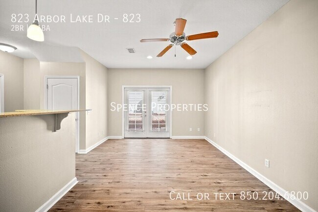 Building Photo - 823 Arbor Lake Dr