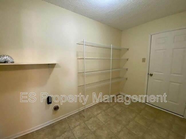 Building Photo - 10264 Cumberland Pointe Blvd