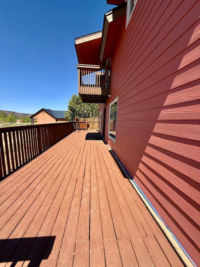 Building Photo - 4-BR Home with Horse Privileges in Apple Valley