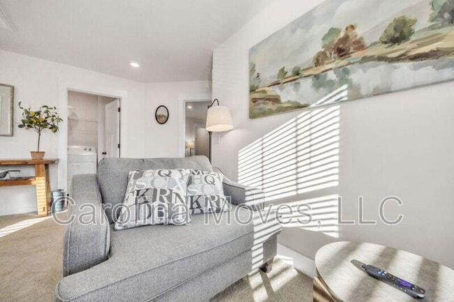 Building Photo - 860 Pleasant Fls Dr