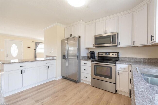 Building Photo - 3528 Chester St