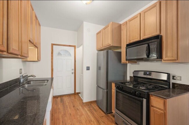 Building Photo - Spacious 2-Bedroom, 2-Bath Condo AVAILABLE NOW